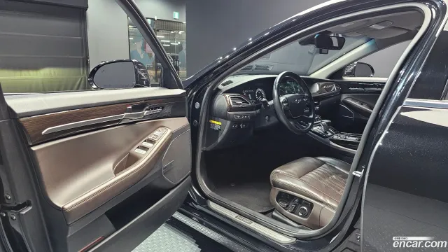 Genesis G90 (EQ900)