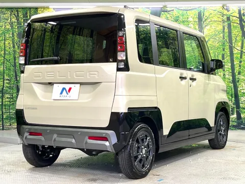 Mitsubishi Delica Mini
