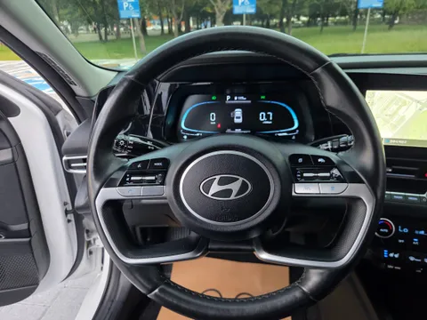 Hyundai Elantra (Avante)