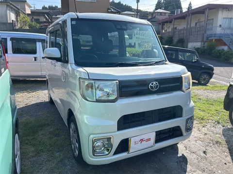 Toyota Pixis Mega