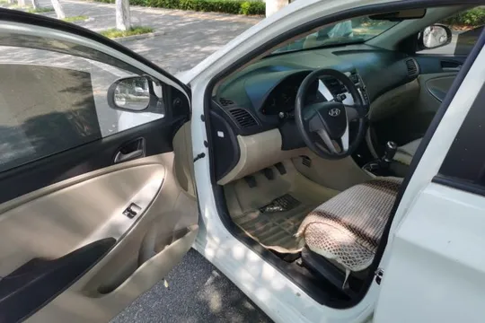 Hyundai Verna (older Generation)
