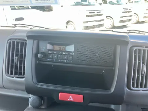 Mitsubishi Minicab Van