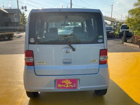 Toyota Pixis Space