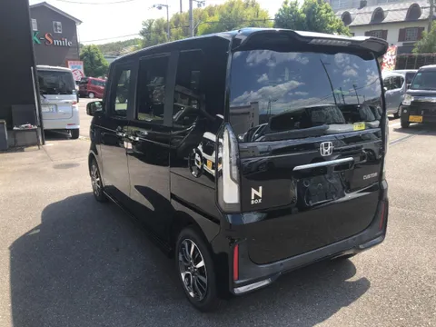 Honda N-BOX Custom