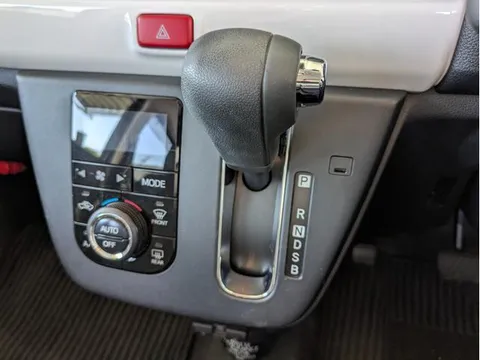 Daihatsu Mira Tocot