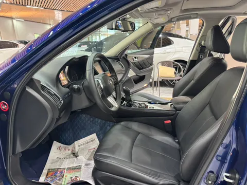 Infiniti Q50L