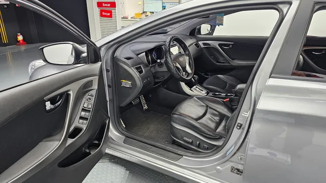 Hyundai Elantra (Avante)