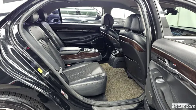 Genesis G90 (EQ900)