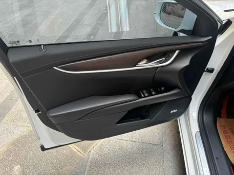Cadillac XTS