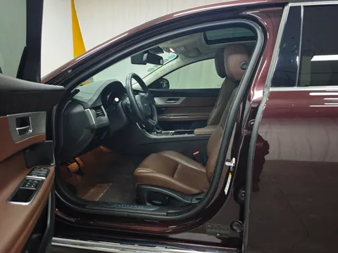 Jaguar XFL