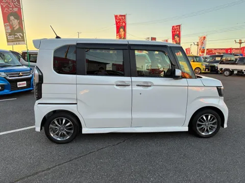 Honda N-BOX Custom