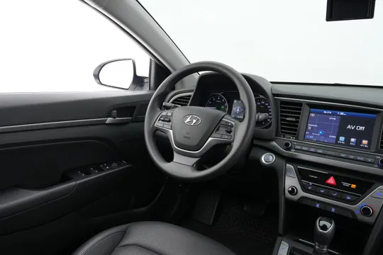 Hyundai Elantra (Avante)