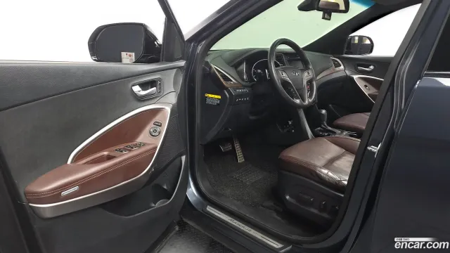 Hyundai Grand Santa Fe (Maxcruz)