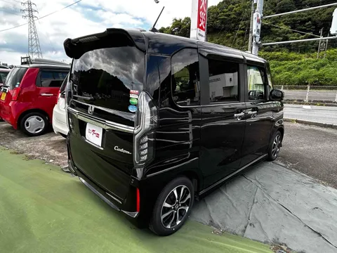 Honda N-BOX Custom
