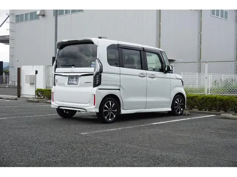 Honda N-BOX Custom