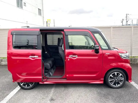 Suzuki Spacia Custom
