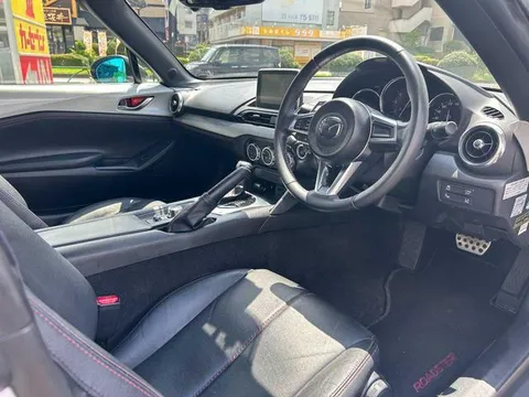 Mazda MX-5 (Roadster)