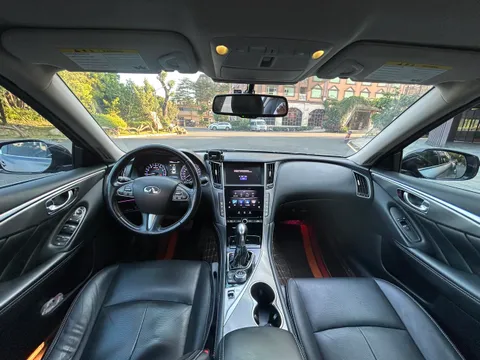 Infiniti Q50L