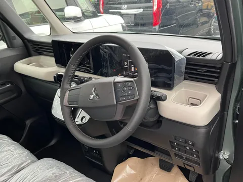 Mitsubishi Delica Mini