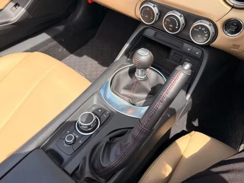 Mazda MX-5 (Roadster)