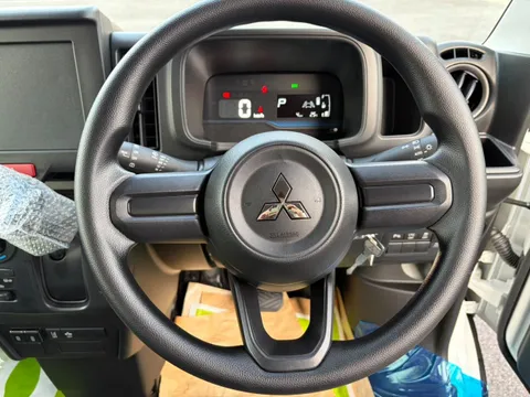 Mitsubishi Minicab Van