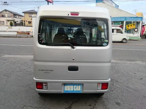 Mitsubishi Minicab Van