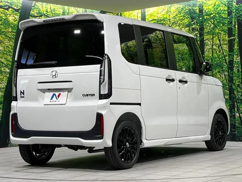 Honda N-BOX Custom
