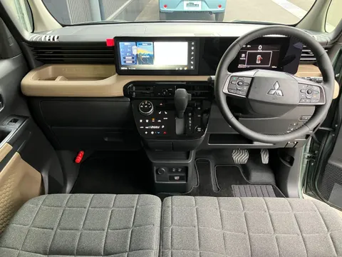 Mitsubishi Delica Mini