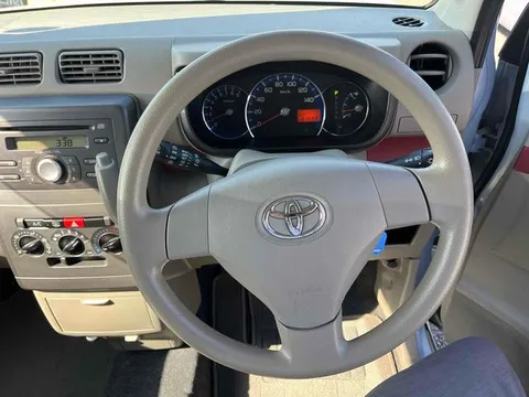 Toyota Pixis Space