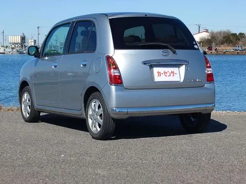 Daihatsu Mira Gino