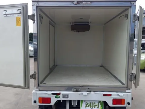 Mazda Scrum Truck