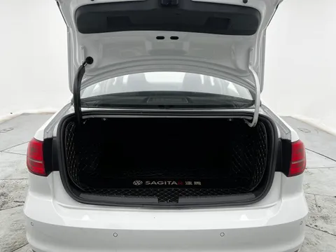 Volkswagen Sagitar