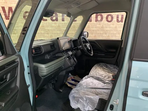 Suzuki Spacia Gear