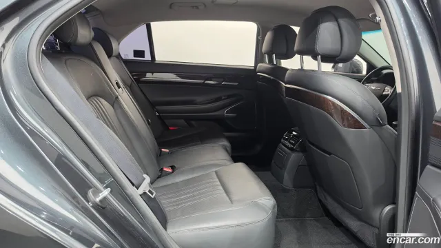 Genesis G90 (EQ900)