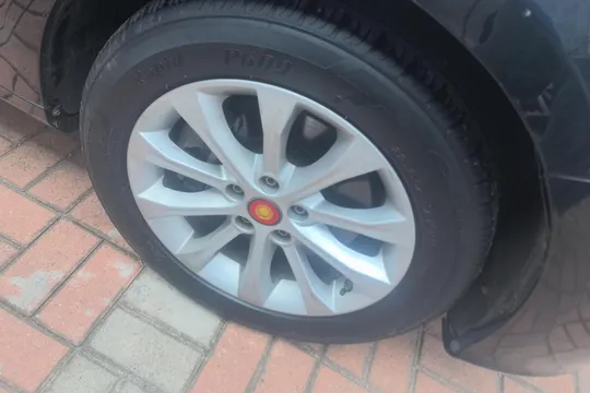 Hongqi H7