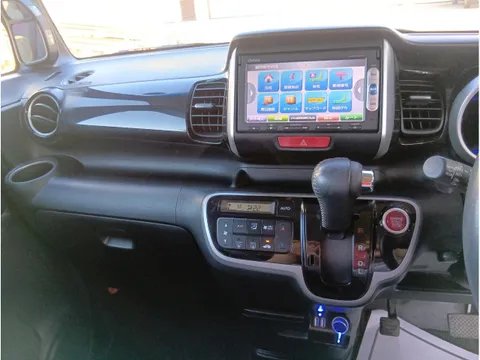 Honda N-BOX Custom