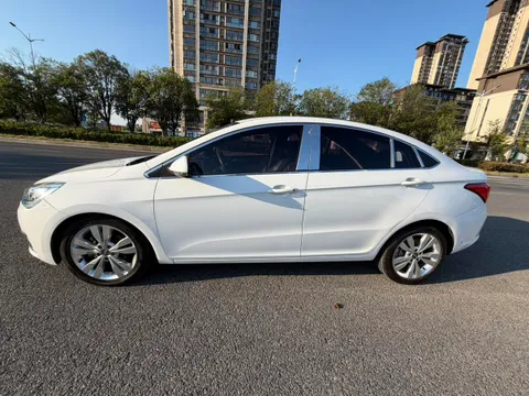 Chery Arrizo 5