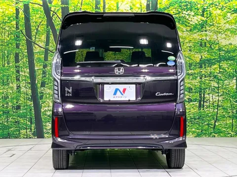 Honda N-BOX Custom
