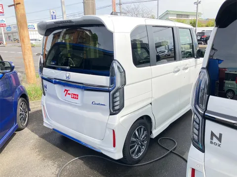 Honda N-BOX Custom