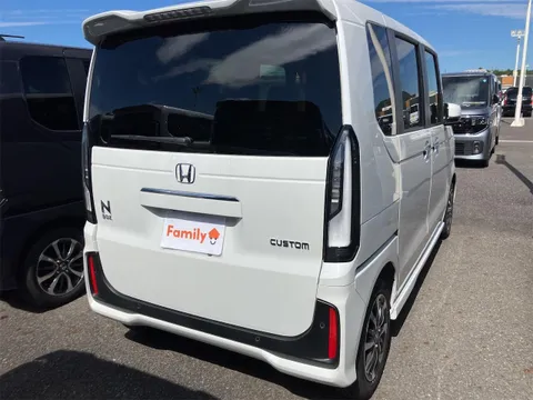 Honda N-BOX Custom