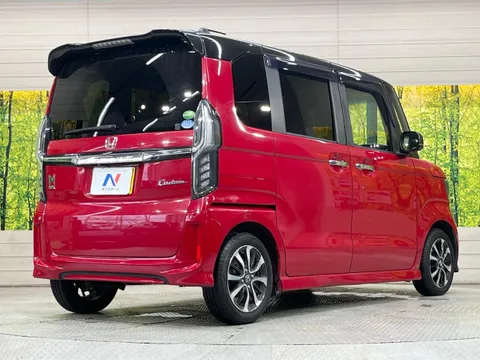 Honda N-BOX Custom