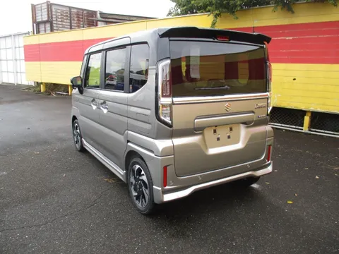 Suzuki Spacia Custom