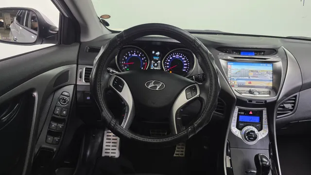 Hyundai Elantra (Avante)