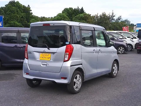 Mitsubishi eK Space