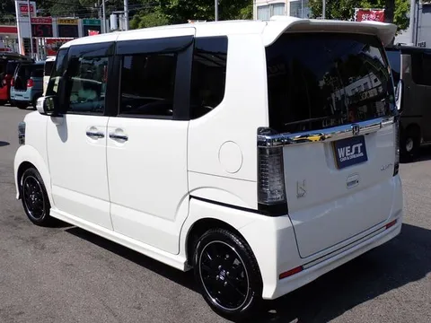 Honda N-BOX Custom