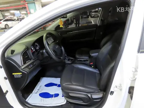 Hyundai Elantra (Avante)