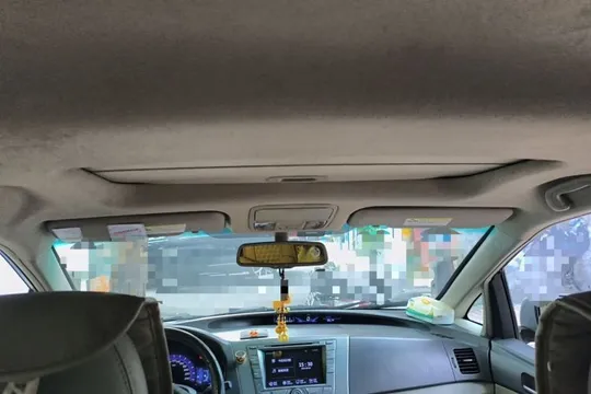 BYD M6
