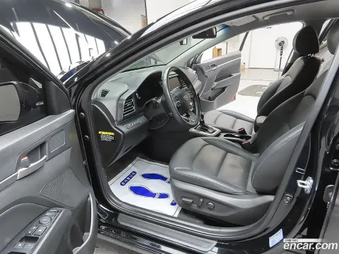 Hyundai Elantra (Avante)
