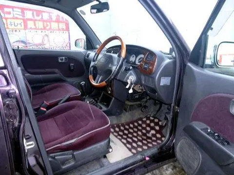 Daihatsu Mira Gino