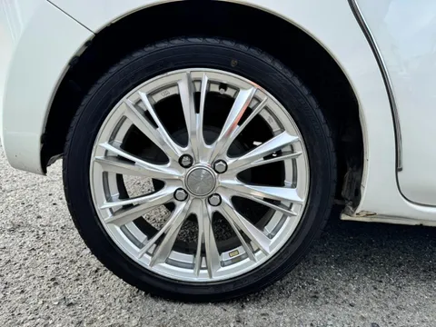 Toyota Pixis Mega